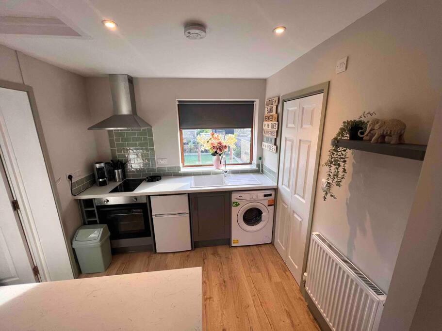 Seaview 1 Bed Open Condo - Free Parking Brighton Eksteriør billede