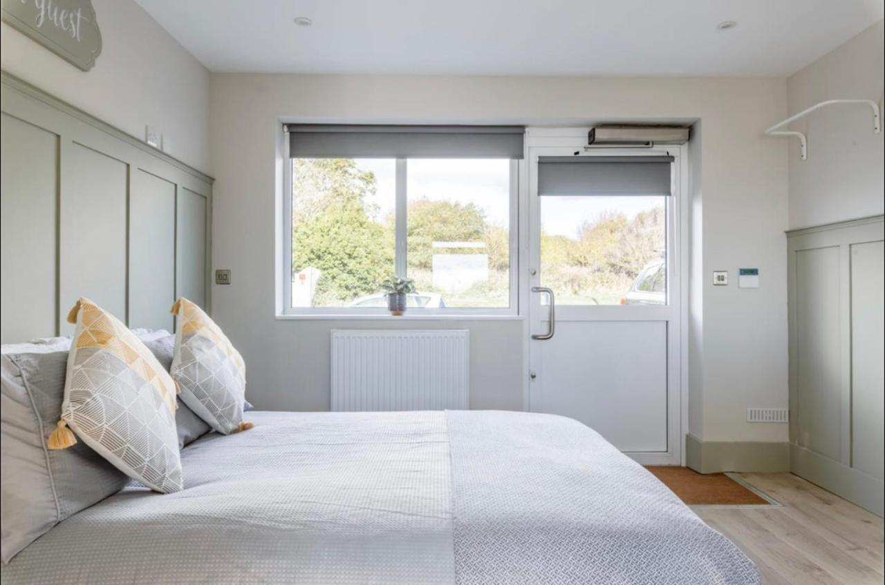 Seaview 1 Bed Open Condo - Free Parking Brighton Eksteriør billede